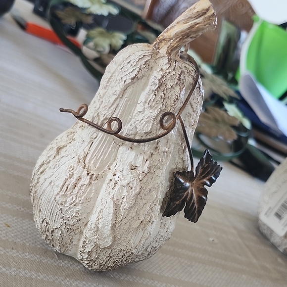 Vintage-Inspired Cream Pumpkin Accent - Picture 2 of 4